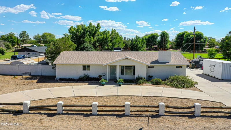 7025 W Country Gables Dr, Peoria, AZ 85381
