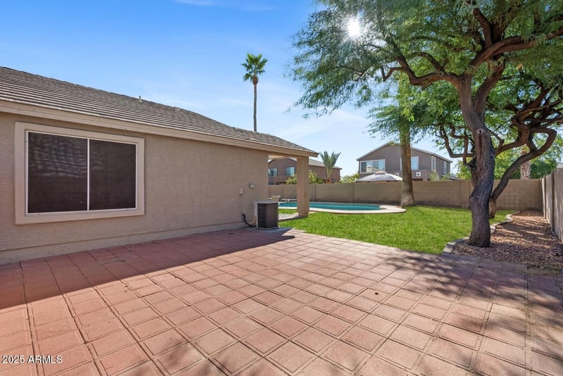 7027 Midway Ave, Glendale, AZ 85303