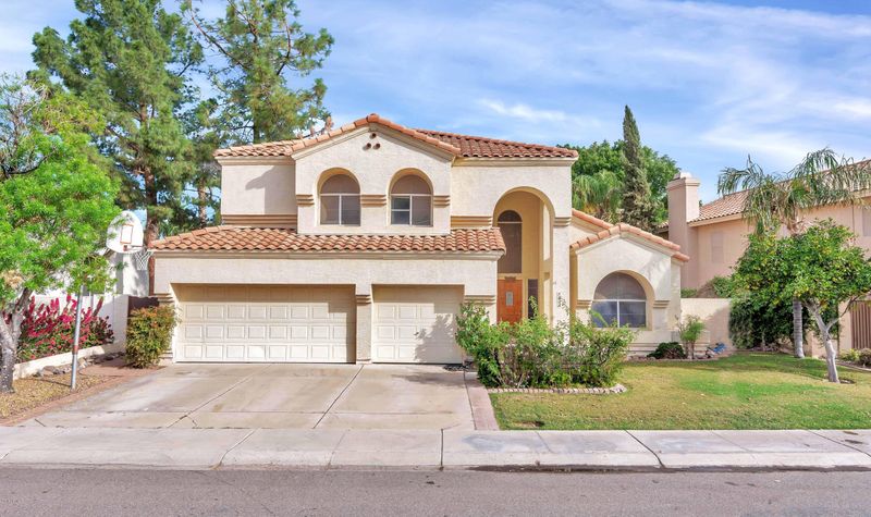 7028 W Oraibi Dr, Glendale, AZ 85308