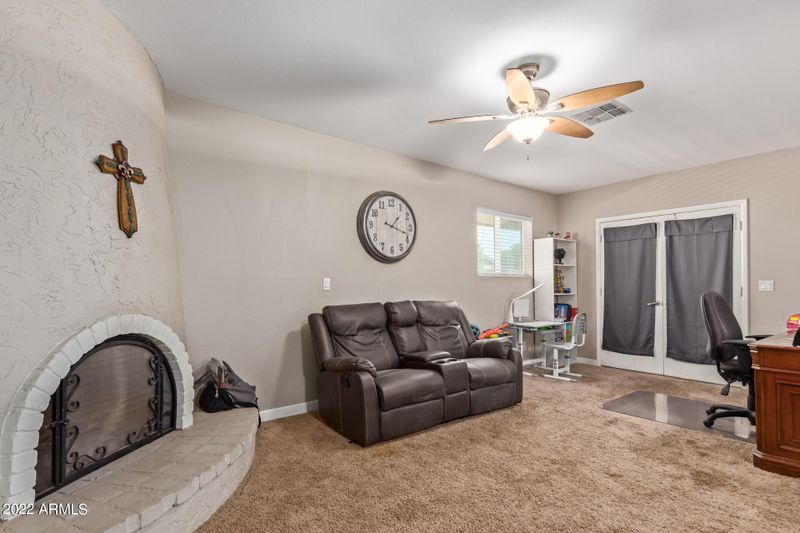 703 N 22nd St, Mesa, AZ 85213