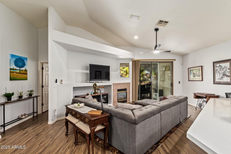 7031 32nd Pl, Phoenix, AZ 85042