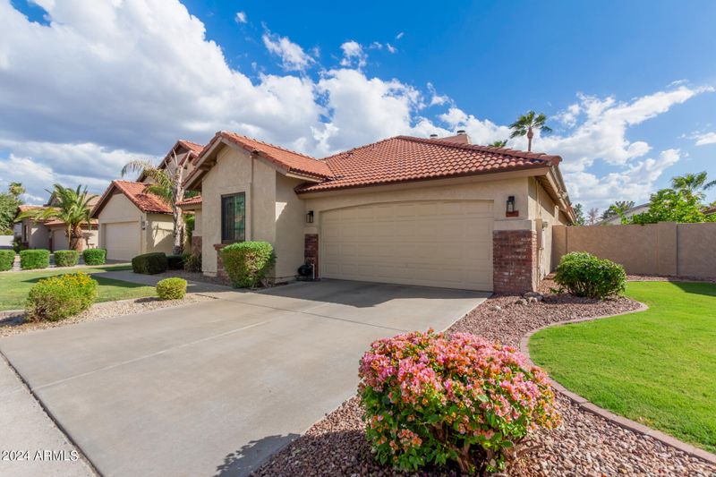 7031 W Morrow Dr, Glendale, AZ 85308