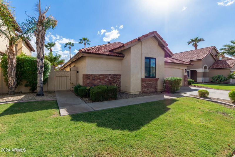 7031 W Morrow Dr, Glendale, AZ 85308