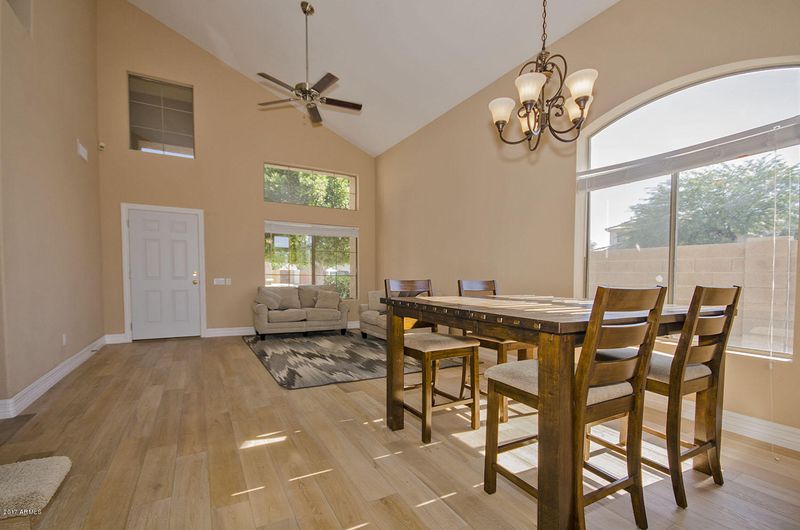7032 W Via Del Sol Dr, Glendale, AZ 85310
