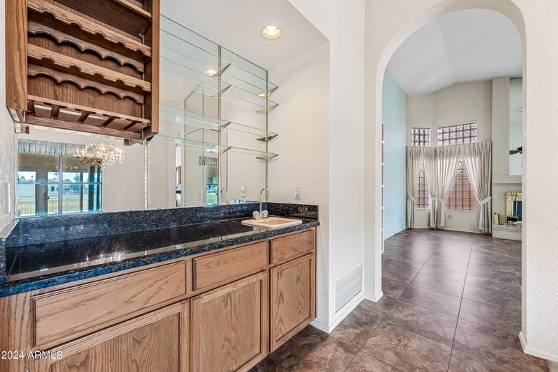 7033 W Kimberly Way, Glendale, AZ 85308