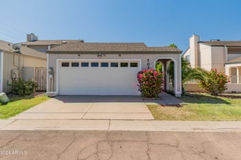 7034 42nd St, Phoenix, AZ 85042
