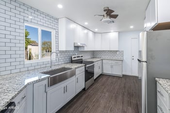 7034 42nd St, Phoenix, AZ 85042