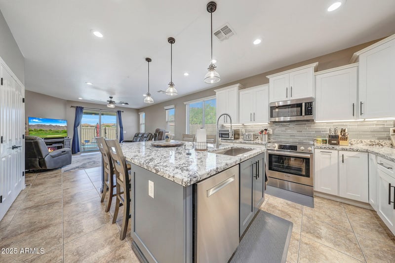 7034 Lone Tree Trl, Peoria, AZ 85383