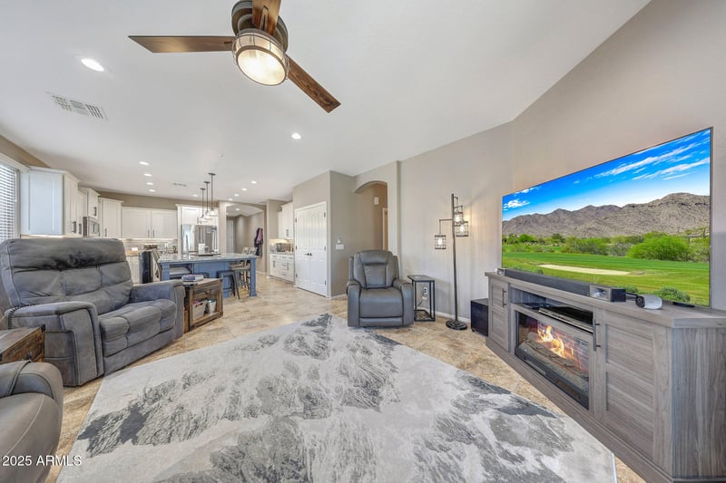 7034 Lone Tree Trl, Peoria, AZ 85383