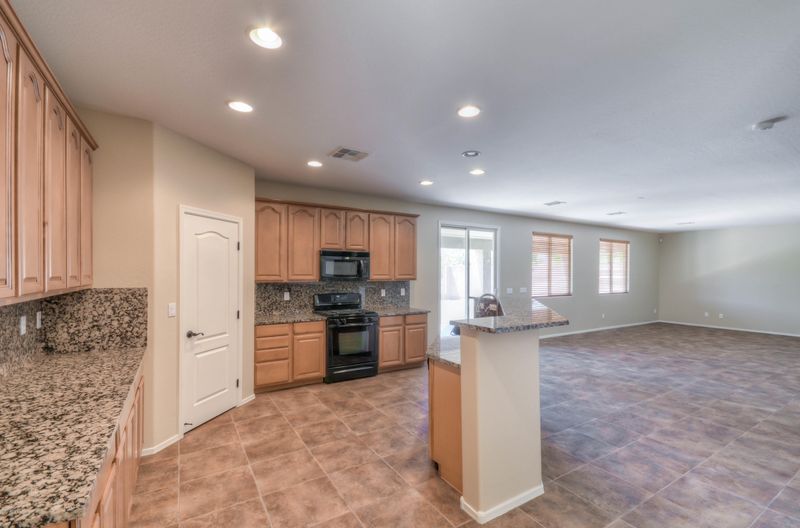 7034 S 73rd Ave, Laveen, AZ 85339