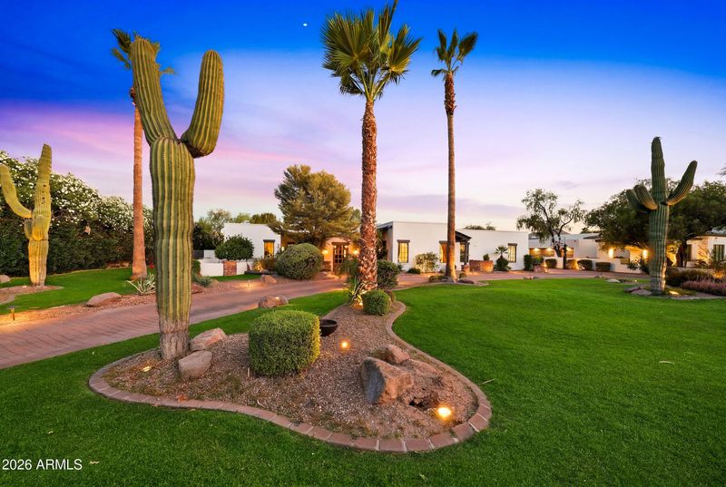 7035 E Berneil Dr, Paradise Valley, AZ 85253
