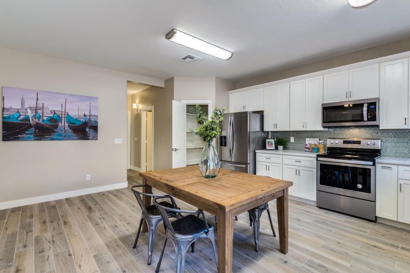 7036 W Downspell Dr, Peoria, AZ 85345