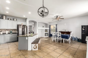 7037 Sophie Ln, Laveen, AZ 85339