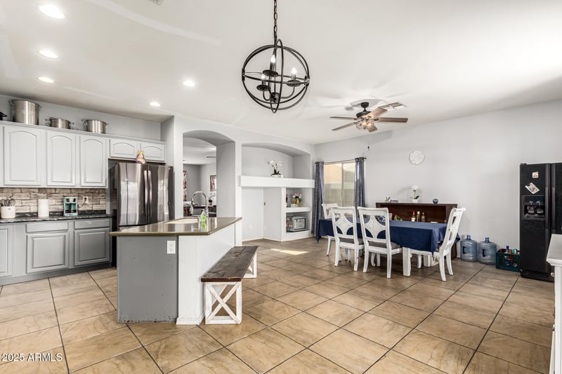 7037 Sophie Ln, Laveen, AZ 85339