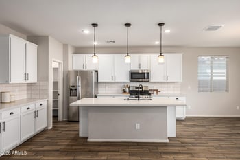 7039 84th Ave, Glendale, AZ 85305