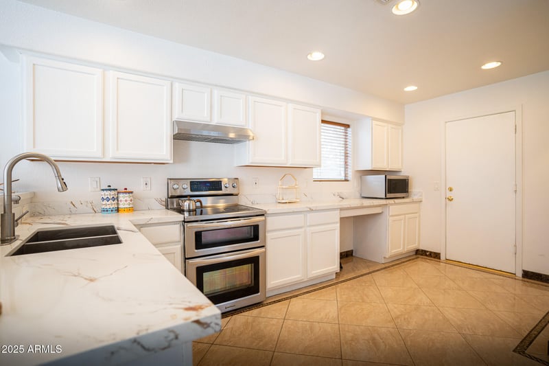 7039 Phelps Rd, Peoria, AZ 85382