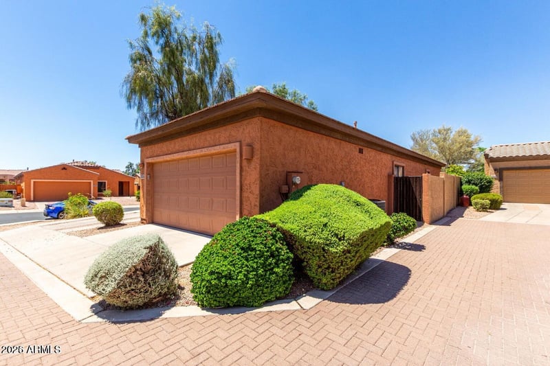 7039 Golfside Ln, Phoenix, AZ 85042