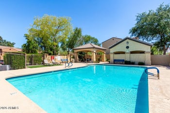 7039 Golfside Ln, Phoenix, AZ 85042