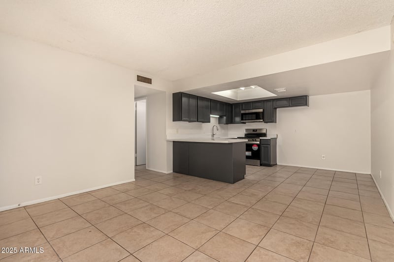 704 4th St #2, Avondale, AZ 85323