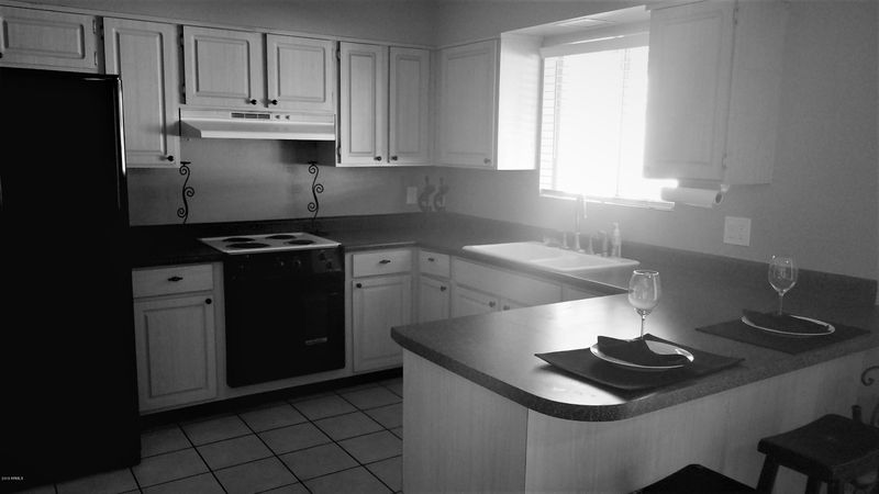 704 E Fordham Dr, Tempe, AZ 85283