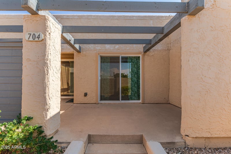 704 Lebanon Ln, Tempe, AZ 85288