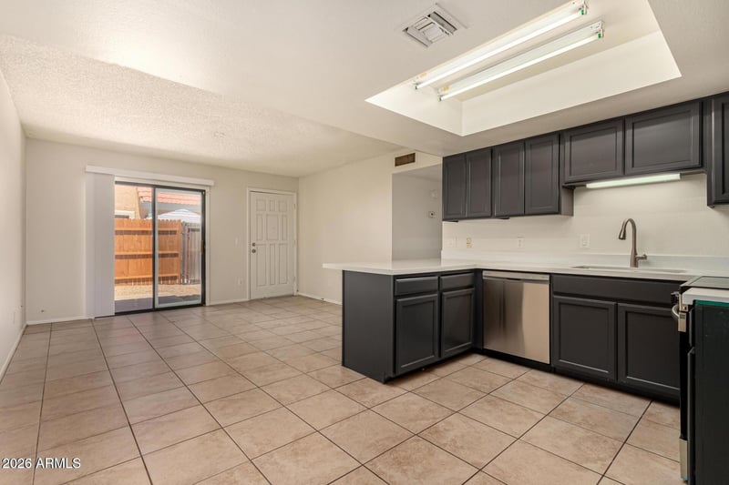 704 4th St #2, Avondale, AZ 85323