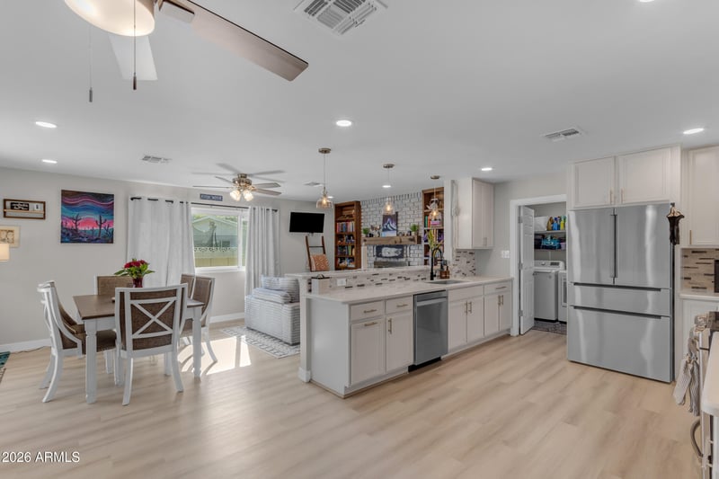 704 Gentry Cir, Mesa, AZ 85213