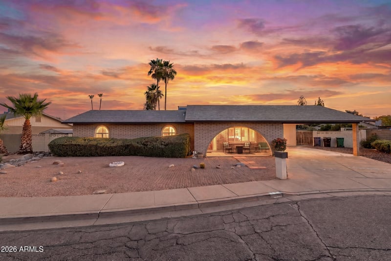 704 Gentry Cir, Mesa, AZ 85213