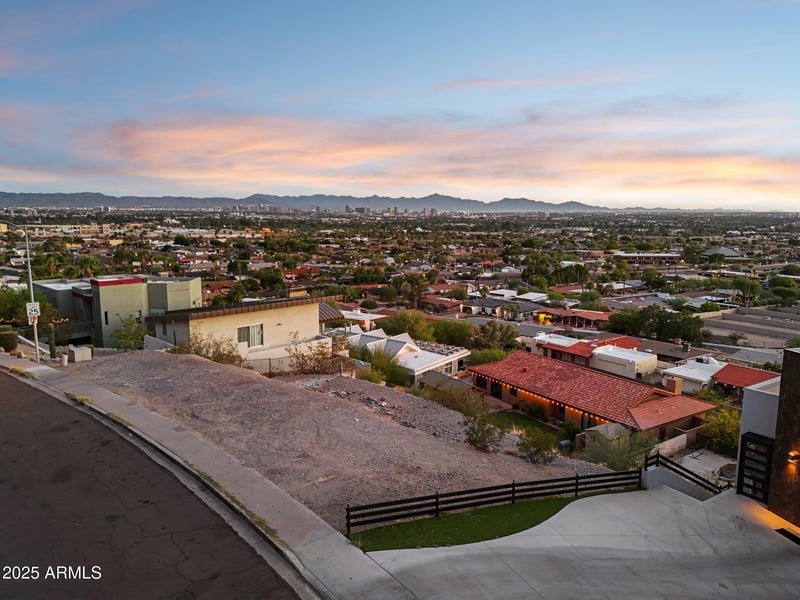 7040 N 23rd Pl #104, Phoenix, AZ 85020