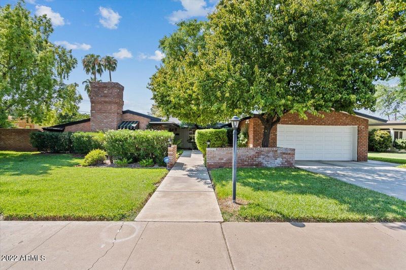 7040 N 6th Ave, Phoenix, AZ 85021