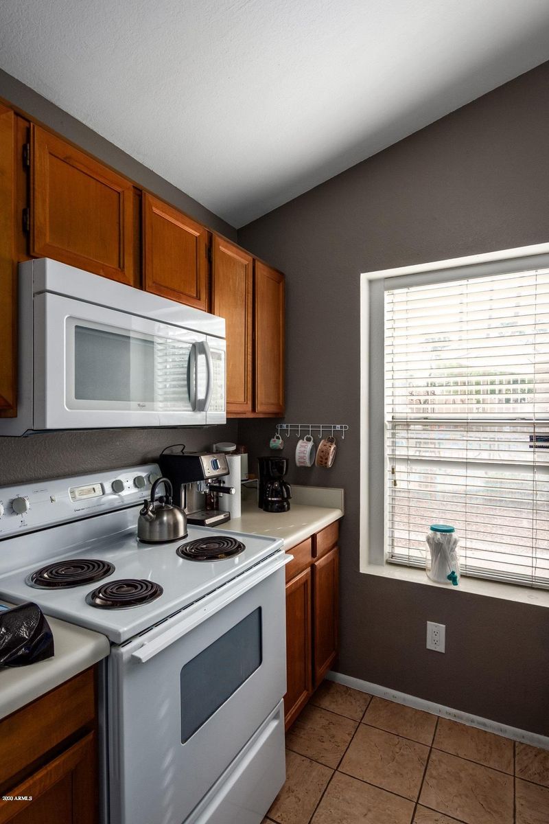 7040 W Olive Ave #18, Peoria, AZ 85345