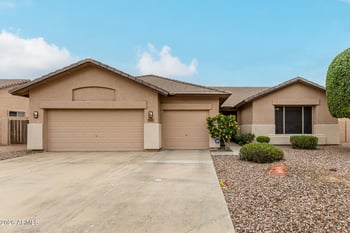 7041 Greenbriar Dr, Glendale, AZ 85308