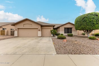 7041 Greenbriar Dr, Glendale, AZ 85308