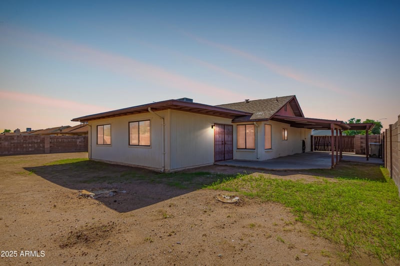 7044 Cameron Dr, Peoria, AZ 85345