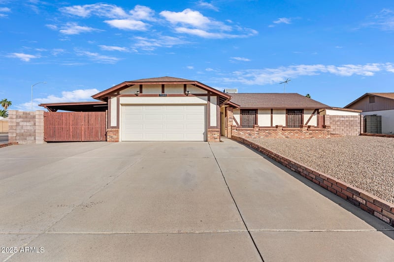 7044 Cameron Dr, Peoria, AZ 85345