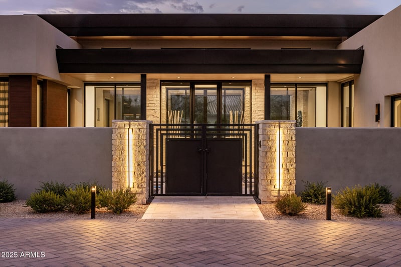 7044 Cheney Dr, Paradise Valley, AZ 85253
