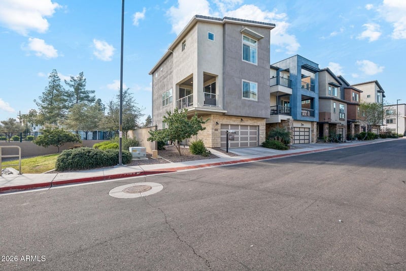 7045 Carter Dr, Chandler, AZ 85226