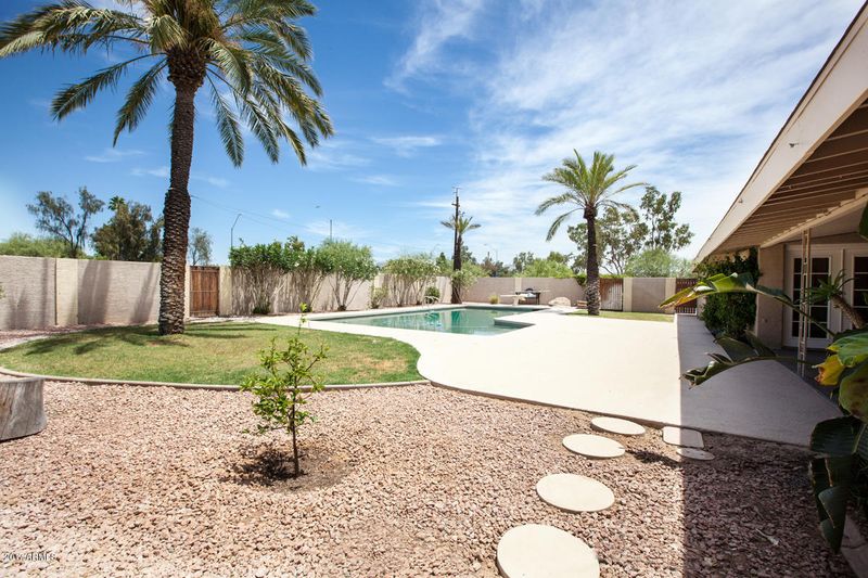 7046 E Paradise Dr, Scottsdale, AZ 85254