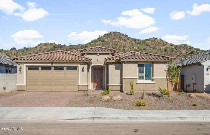 7046 Plum Rd, Peoria, AZ 85383