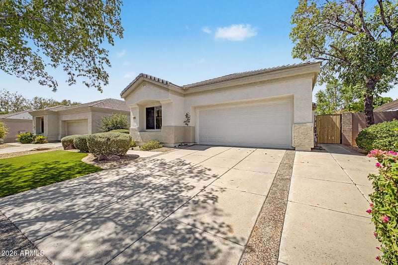7046 Rose Garden Ln, Glendale, AZ 85308