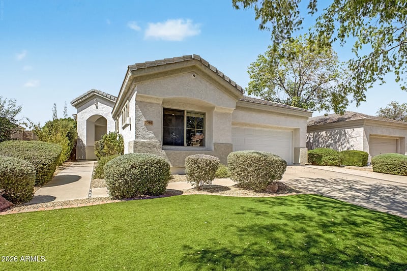 7046 Rose Garden Ln, Glendale, AZ 85308