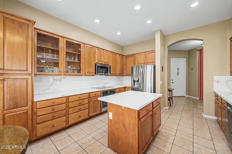 7046 Rose Garden Ln, Glendale, AZ 85308