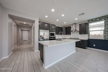 7048 Winston Dr, Laveen, AZ 85339