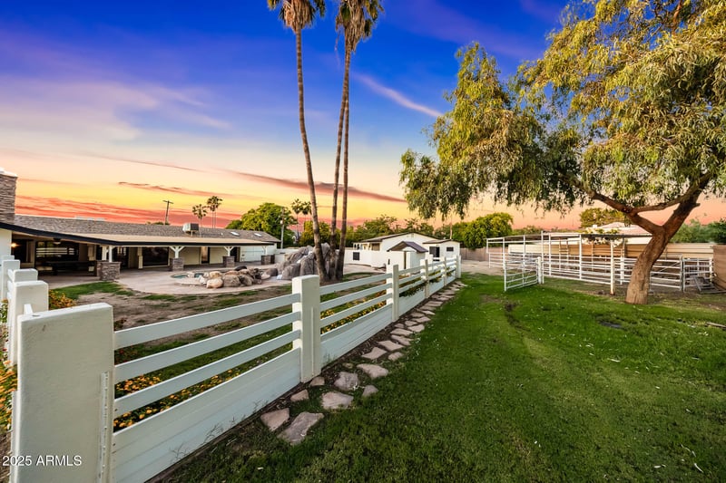 7049 Surrey Ave, Peoria, AZ 85381
