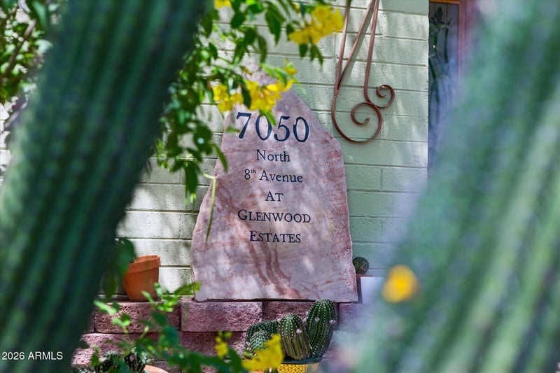 7050 N 8th Ave, Phoenix, AZ 85021