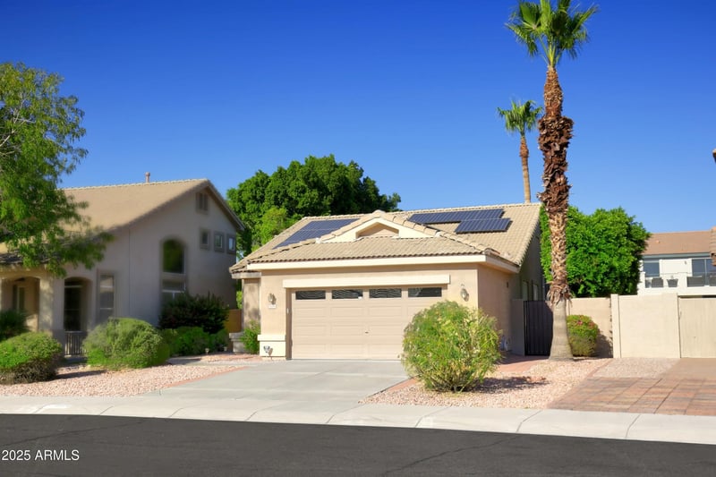 7054 Pontiac Dr, Glendale, AZ 85308