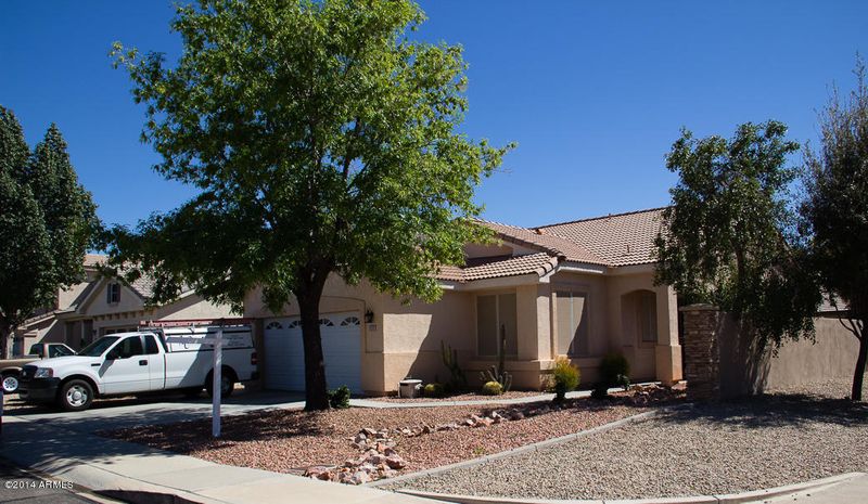7055 W Blackhawk Dr, Glendale, AZ 85308