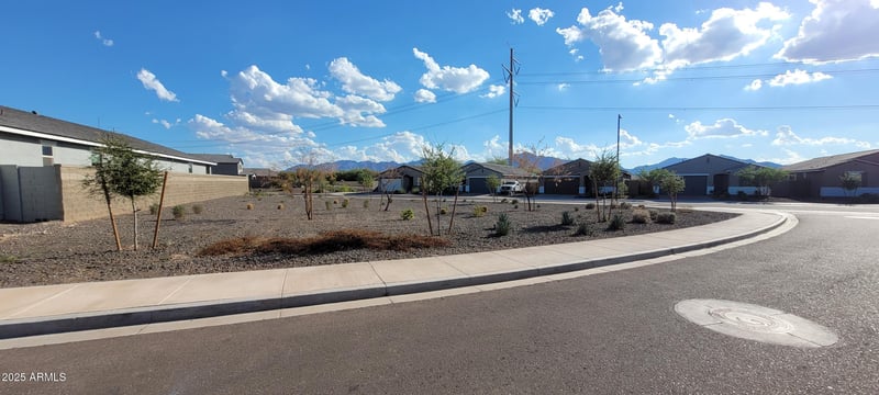 7056 Desert Dr, Laveen, AZ 85339