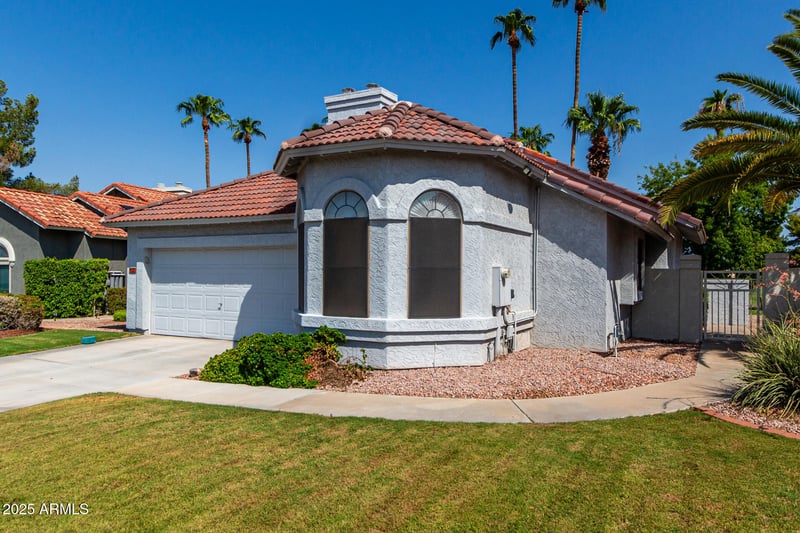 7056 Morrow Dr, Glendale, AZ 85308