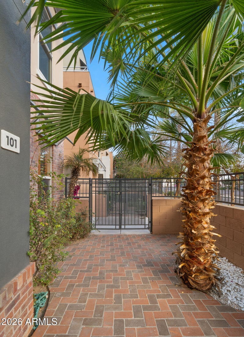706 E Washington St #101, Phoenix, AZ 85034